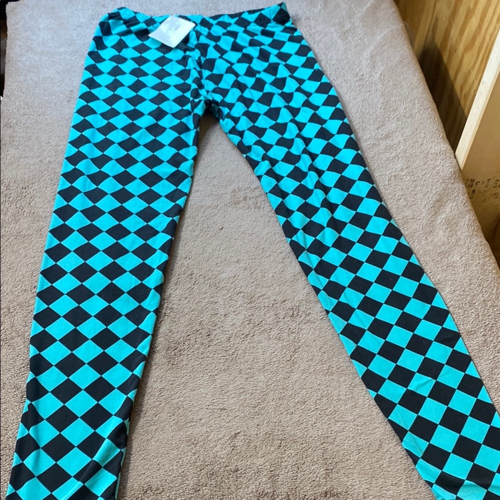 Buskins leggings one size fits all (kids) black and green checkered  NWT